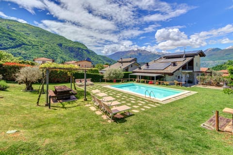 Property building, Garden, Garden view, Swimming pool