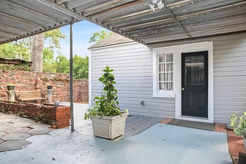 Cloverdale Cottage House in Montgomery