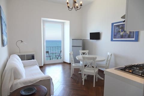 Balcony/Terrace, Living room, Dining area, Sea view