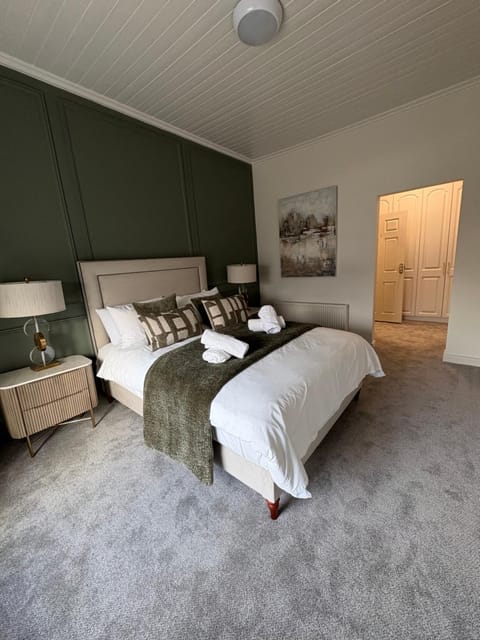 The Copper Still Bar Restaurant & Boutique Rooms Hotel in Longford