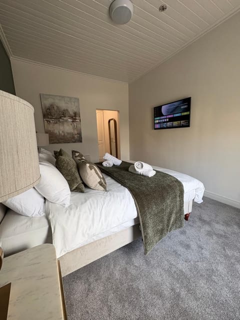 The Copper Still Bar Restaurant & Boutique Rooms Hotel in Longford