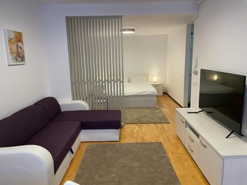 TV and multimedia, Photo of the whole room