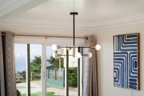 Mountain View 2BR Retreat with Private Deck Apartment in Pacifica