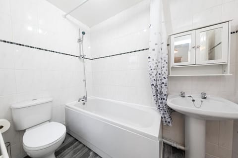 Shower, Toilet, Bathroom, Bath