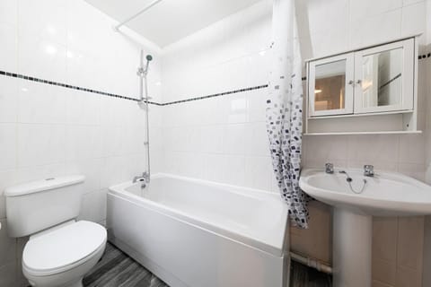 Shower, Toilet, Bathroom, Bath