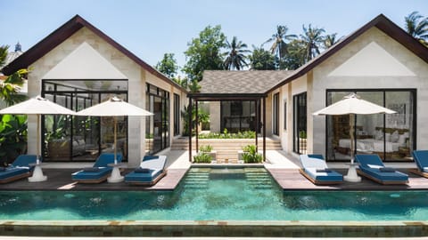 Property building, Seating area, Pool view, Swimming pool, internet, sunbed