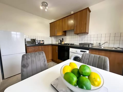 Edison House by Blue Skies Stays House in England