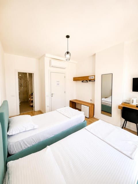 Property building, Bed, Bedroom