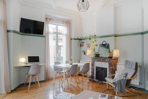 Communal lounge/ TV room, Balcony/Terrace, Dining area