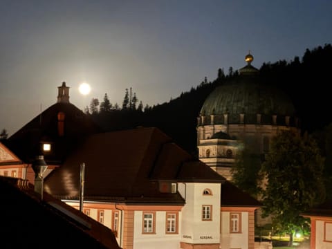 Night, Landmark view