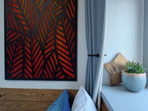 R3 - Cozy Small Double - City & Beach Access, WIFI, Free Parking, Bus Stop 50ft From House - Self Catering Vacation rental in Swansea