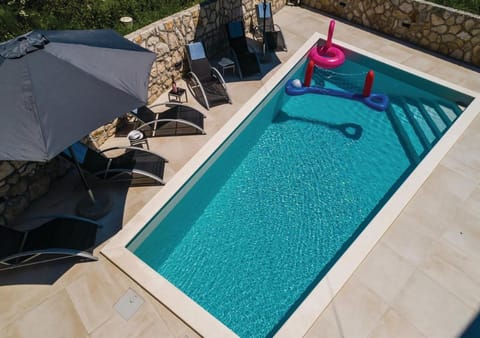 Day, Pool view, Swimming pool, sunbed