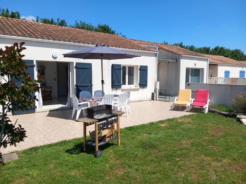 Patio, BBQ facilities, Garden view, pet friendly, sunbed