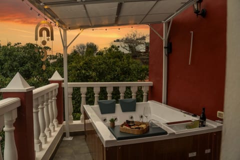 Patio, Garden, View (from property/room), Balcony/Terrace, Seating area, Garden view