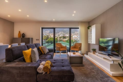 Communal lounge/ TV room, TV and multimedia, Living room
