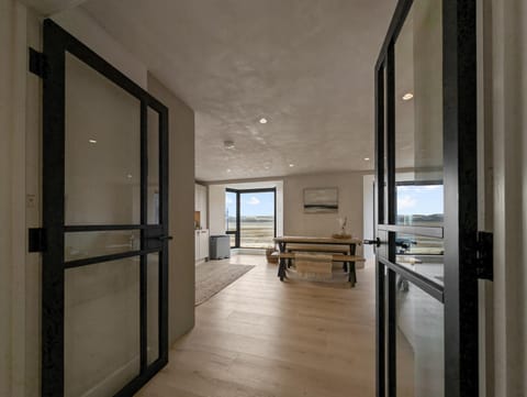 Nearby landmark, Restaurant/places to eat, Spring, Neighbourhood, Natural landscape, Activities, Summer, Children play ground, Fishing, Golfcourse, Minigolf, Nightclub / DJ, Snorkeling, Living room, Seating area, Beach, Tennis court, Windsurfing, Canoeing, Hiking, Cycling, Diving, Evening entertainment, Sea view, Sea view, Area and facilities, Shopping Area, Swimming pool, Seasons, Sunrise, children, Family, ATM, dishwasher, hair dresser