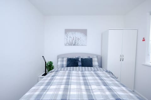 Bed, Photo of the whole room, Bedroom, wardrobe