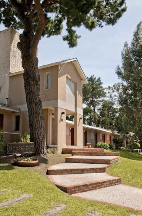 Property building, Spring, Day, Garden