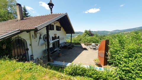Property building, Day, Natural landscape, BBQ facilities, View (from property/room), Balcony/Terrace, Seating area, Mountain view, sunbed