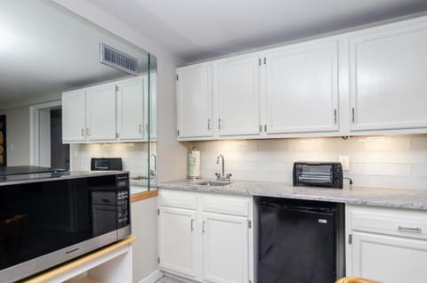 Hawes Place by Bryant Real Estate House in Wrightsville Beach