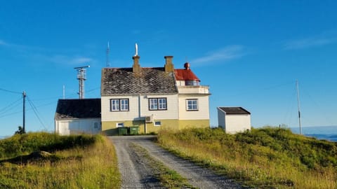 Property building, Day, Natural landscape, On site, Landmark view