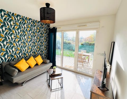 Communal lounge/ TV room, TV and multimedia, Living room, Seating area