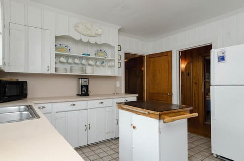 Lee by Bryant Real Estate House in Wrightsville Beach