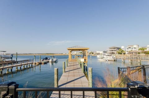 Hooks Cottage by Bryant Real Estate House in Wrightsville Beach