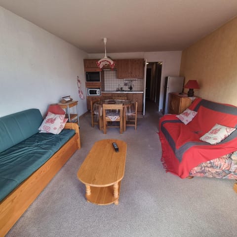 Résidence Porthos C2-4pers-Alpe d'Huez-Centre Station Apartment in L'Alpe d'Huez