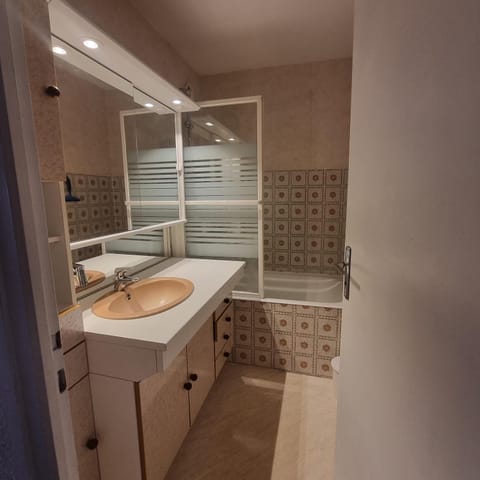 Résidence Porthos C2-4pers-Alpe d'Huez-Centre Station Apartment in L'Alpe d'Huez