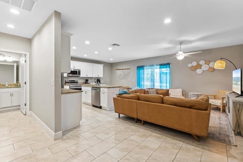 Oceans 25 Lazy Beach Days House in South Daytona