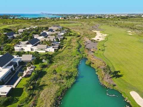 Nearby landmark, Day, Neighbourhood, Natural landscape, Bird's eye view, Minigolf, City view, Lake view, River view, Sea view
