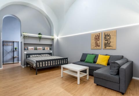 Bed, Living room, Photo of the whole room, Seating area, Bedroom
