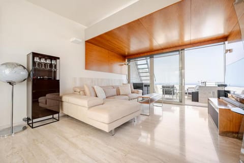 Living room, Photo of the whole room, Seating area, Dining area