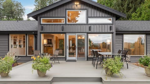 Vino Valley Vista House in Woodinville