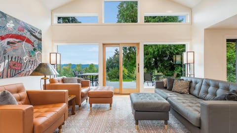 Vino Valley Vista House in Woodinville