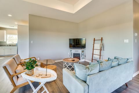 Walk to Water Game Room at Buchanan Dam Home! House in Lake Buchanan