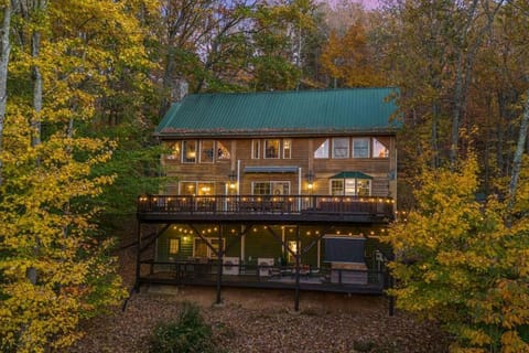 Mountain View, Secluded Lodge, Forest Escape House in Buncombe County