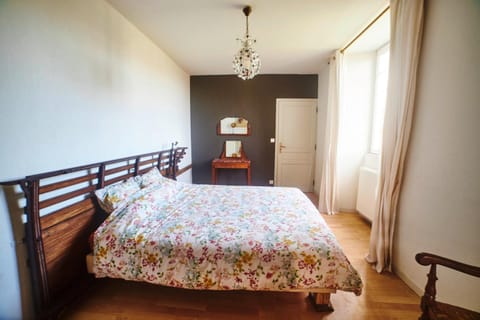 Bedroom, room service