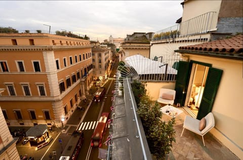 View (from property/room), Balcony/Terrace, Street view, furniture