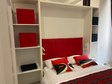 Living room, Bedroom