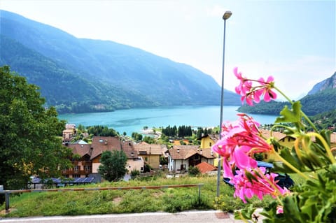 Balcony/Terrace, Lake view, Landmark view