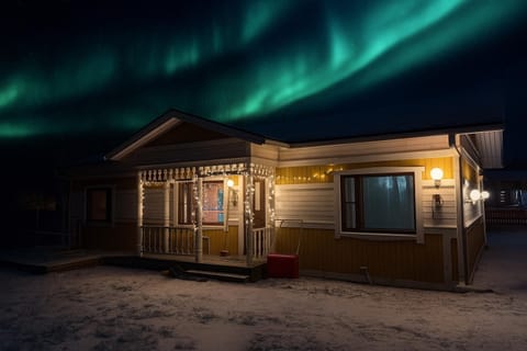 Traditional Nordic House with Sauna & Private Grillhut Villa in Rovaniemi