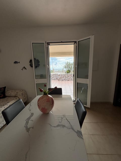 Living room, Photo of the whole room