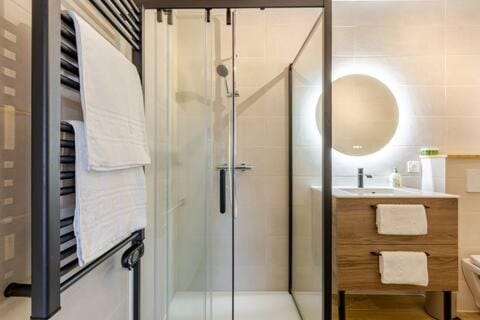 Shower, Bathroom, towels