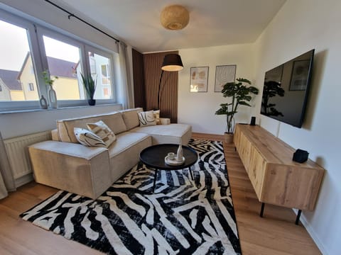 TV and multimedia, Living room, Seating area, Evening entertainment, heating, internet