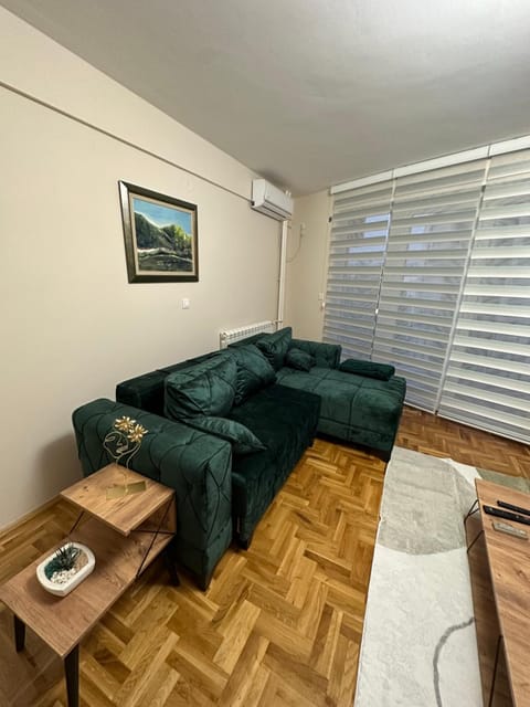 Living room, Seating area, air conditioner