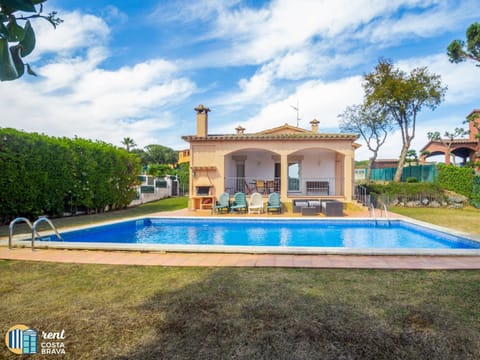 Off site, Garden view