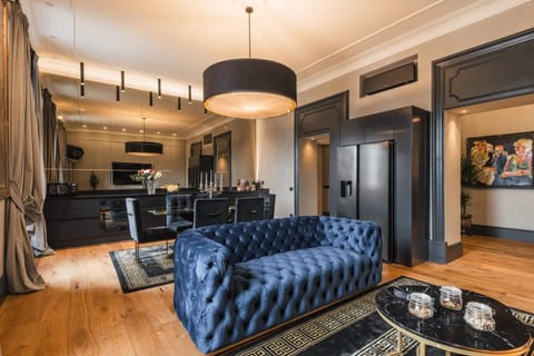 Mega Royal Suite Apartment in Rome