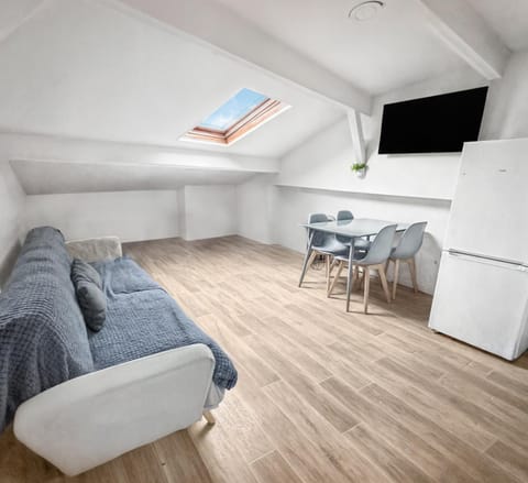 Charmant T2 lumineux,WiFi rapide Apartment in Saint-Denis, France
